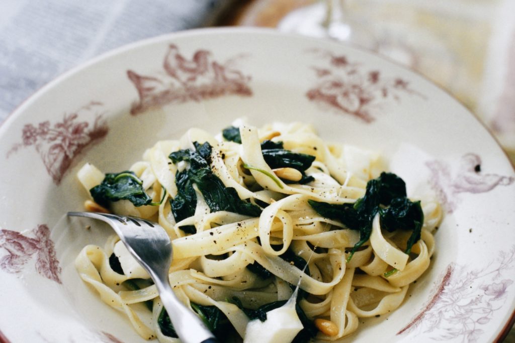 Pasta Tagliatelle Mezzanelle med spenat och mozzarella | Recept - Zeta