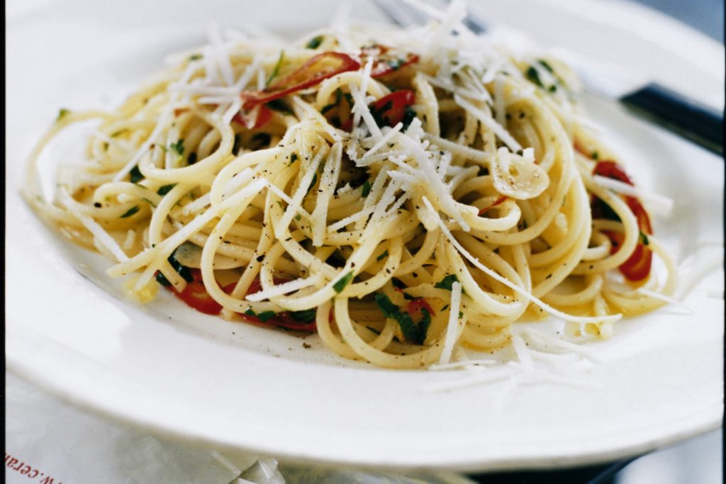 Spaghetti med vitlök och chili | Recept - Zeta